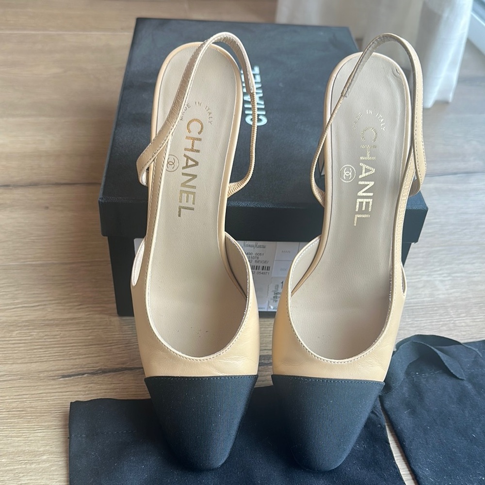 CHANEL Cream and Black Heels with Slingback Design